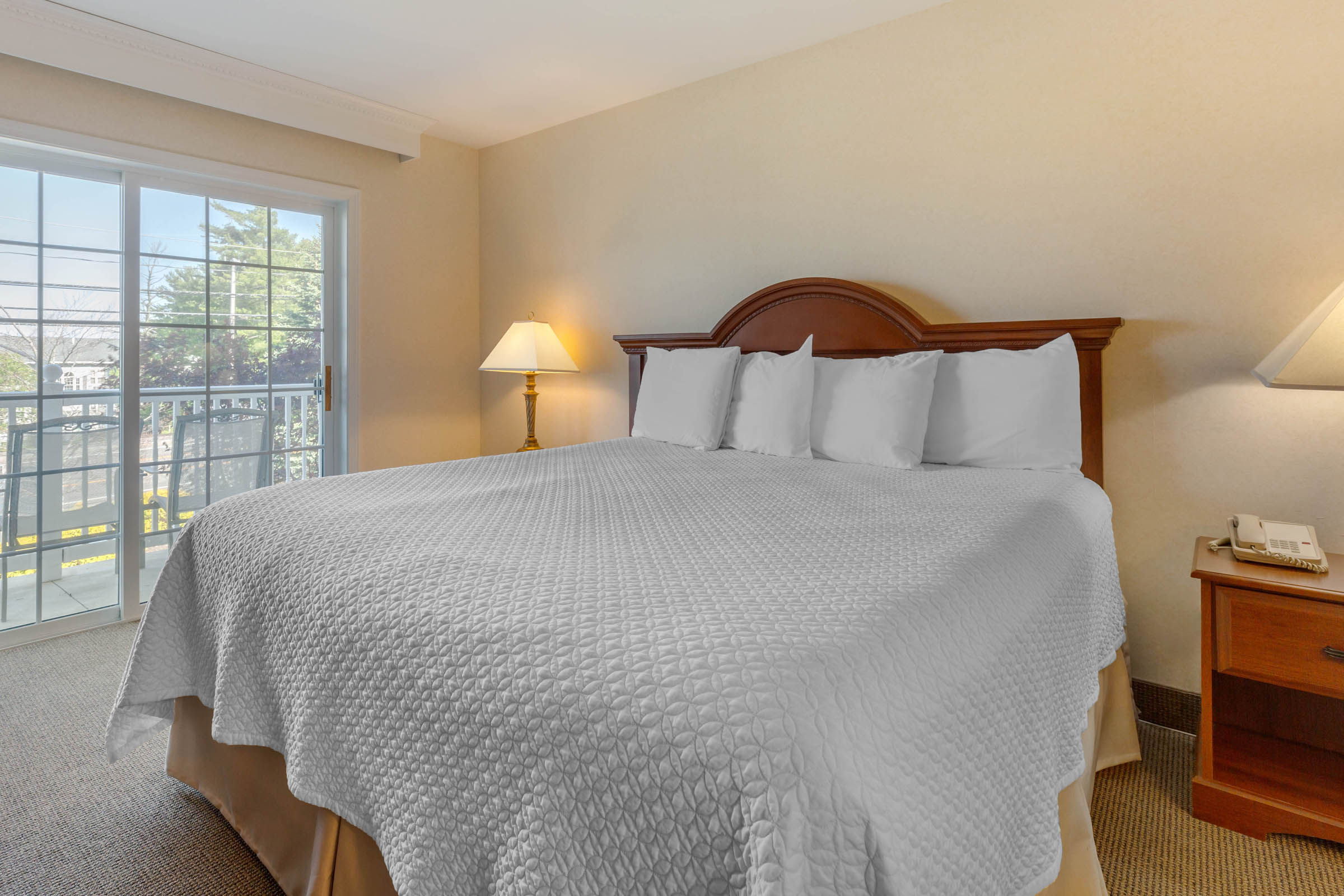 One Bed Suite with Spa, Fireplace, Kitchenette - Ogunquit ...